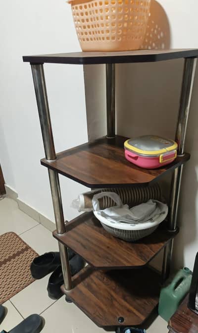 corner in excellent condition
