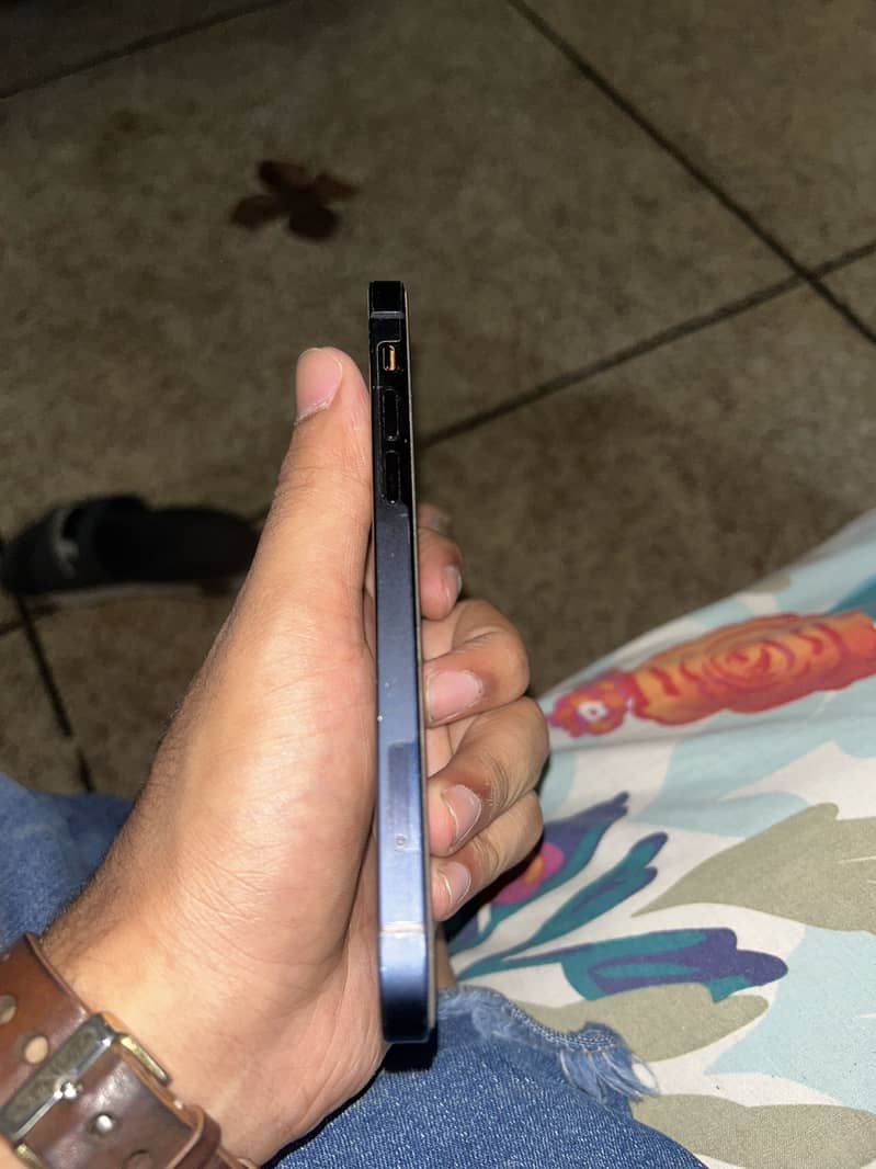 iPhone 12 1