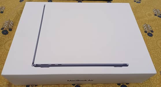 Macbook Air M4 13-inch 16/256GB Midnight Color, 100% battery health