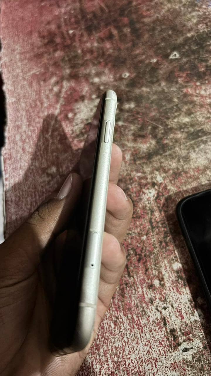 Apple iPhone 11 6