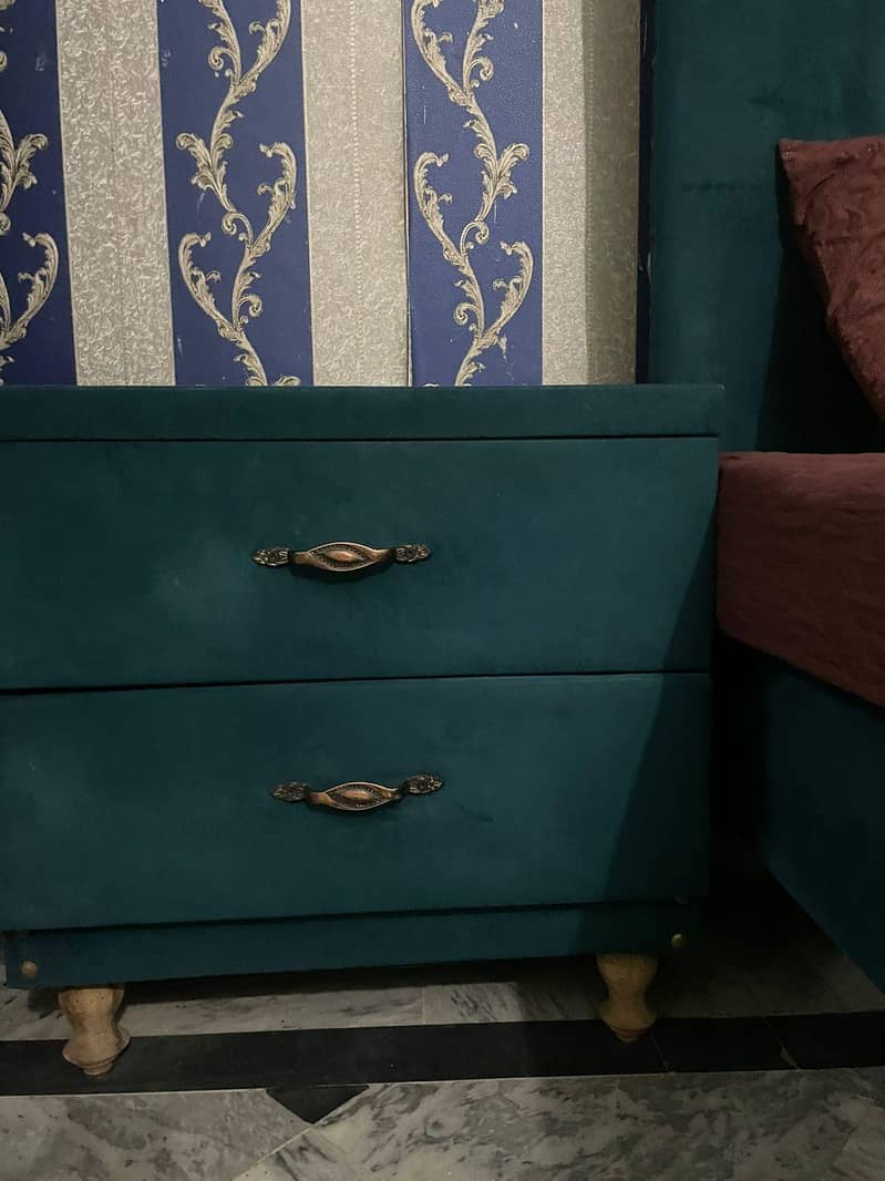 bed dressing side table dewan 3