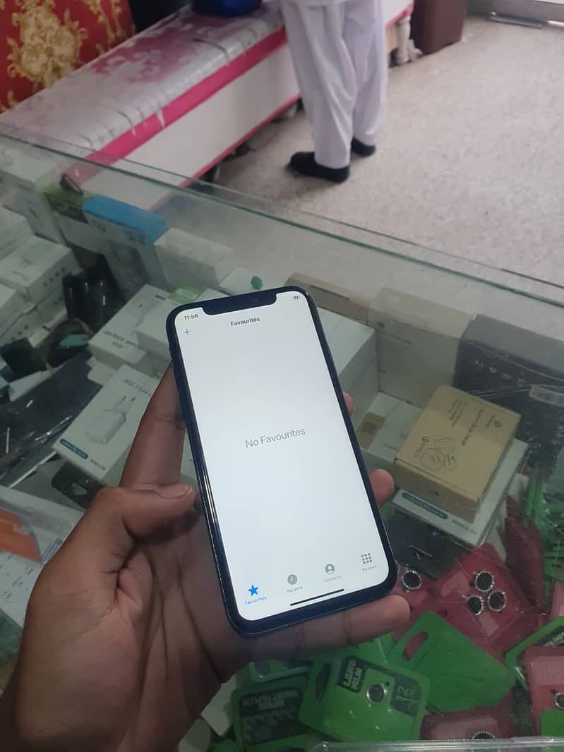 Apple iPhone X 3
