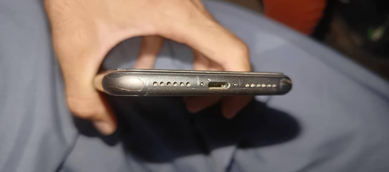 IPHONE 11 10/10 1