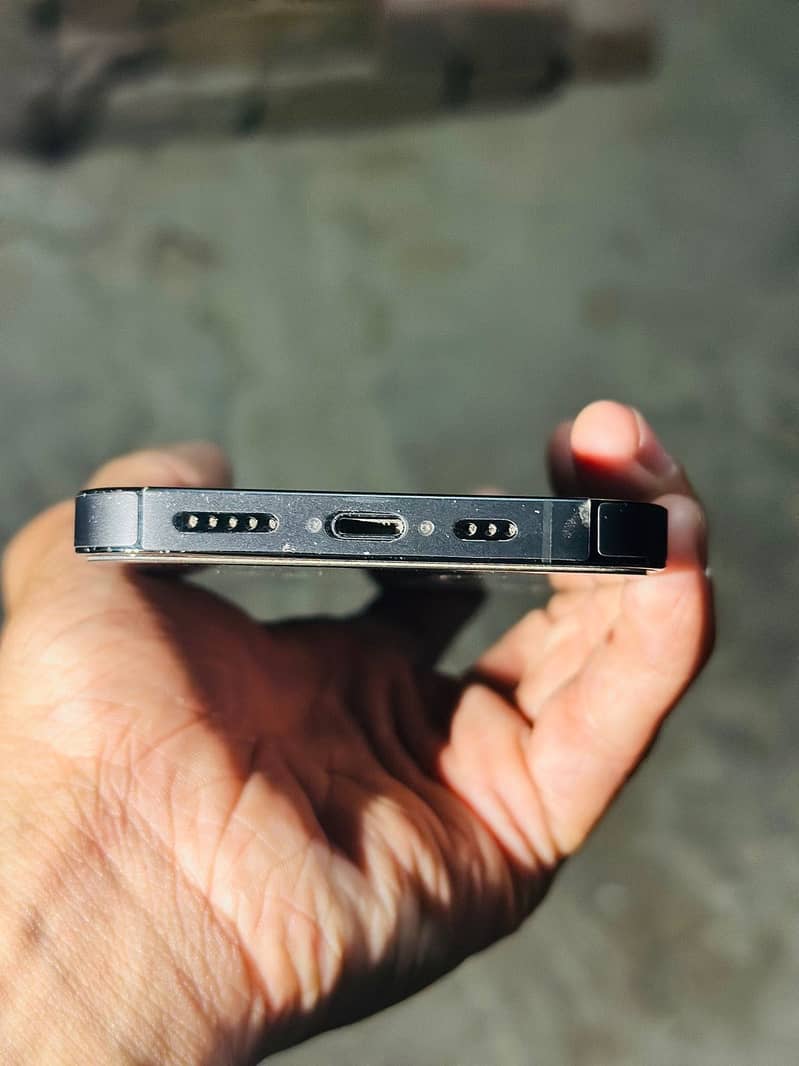 iPhone 14 PrO- 4