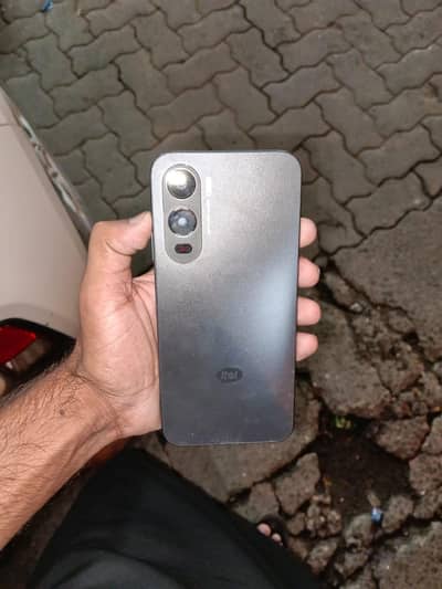 Itel City 100