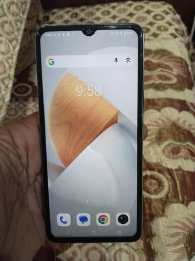 Vivo Y27 with box and charger