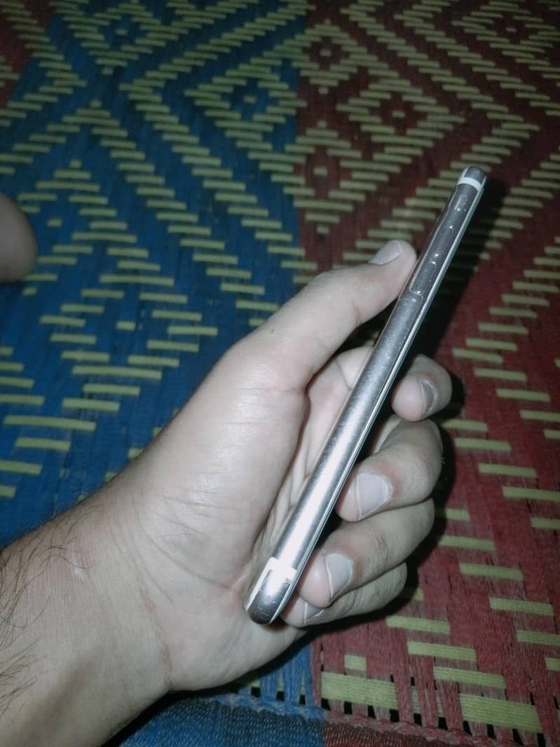 Apple iPhone 7 2