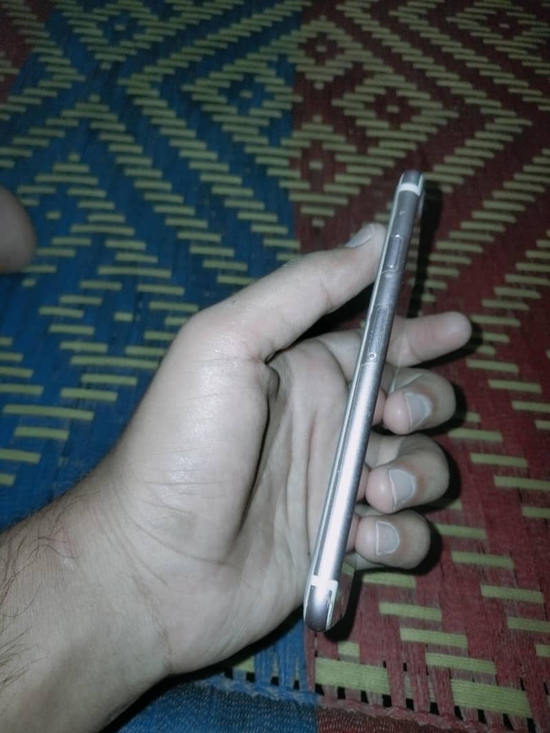 Apple iPhone 7 3