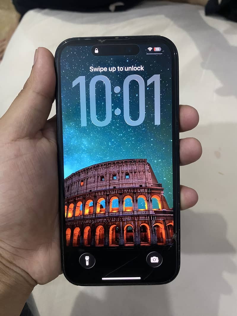 iPhone 15 4