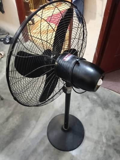 pedestal fan, 10/10 condition