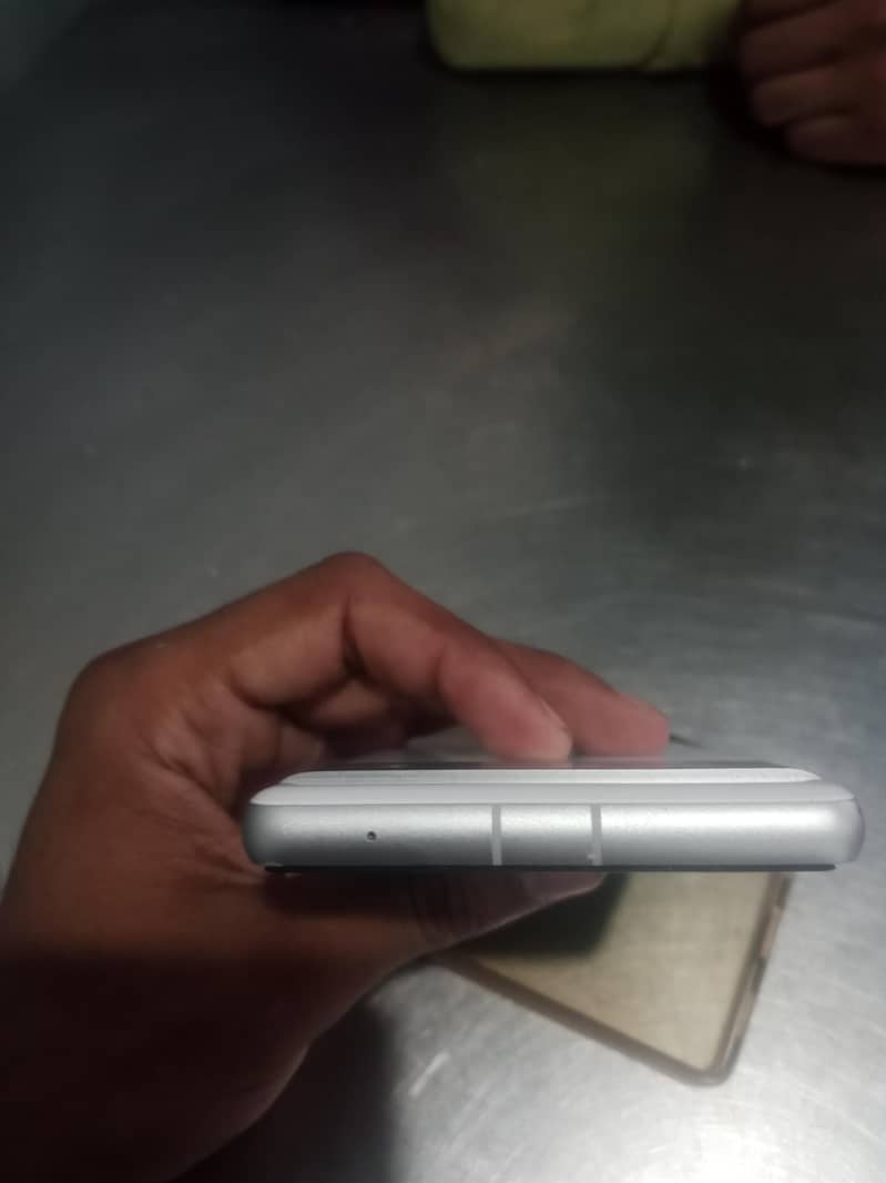 Google Pixel 7a 1