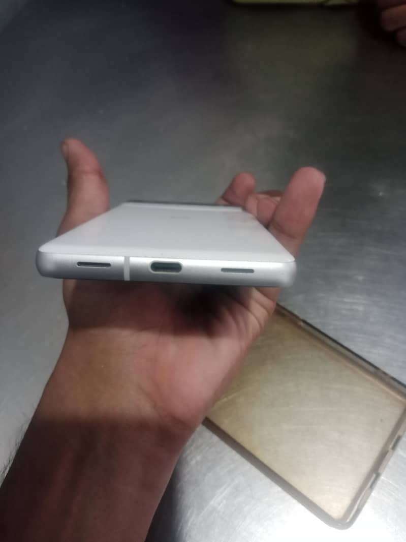 Google Pixel 7a 3