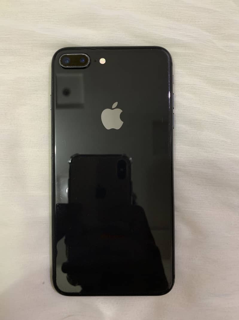 Apple iPhone 8 Plus 1