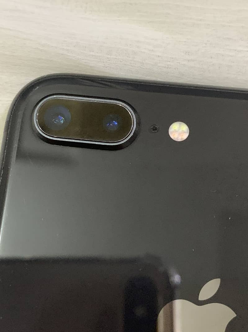 Apple iPhone 8 Plus 2
