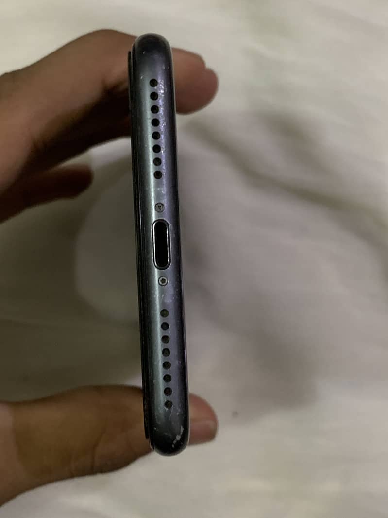 Apple iPhone 8 Plus 3