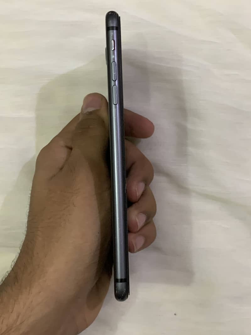Apple iPhone 8 Plus 4