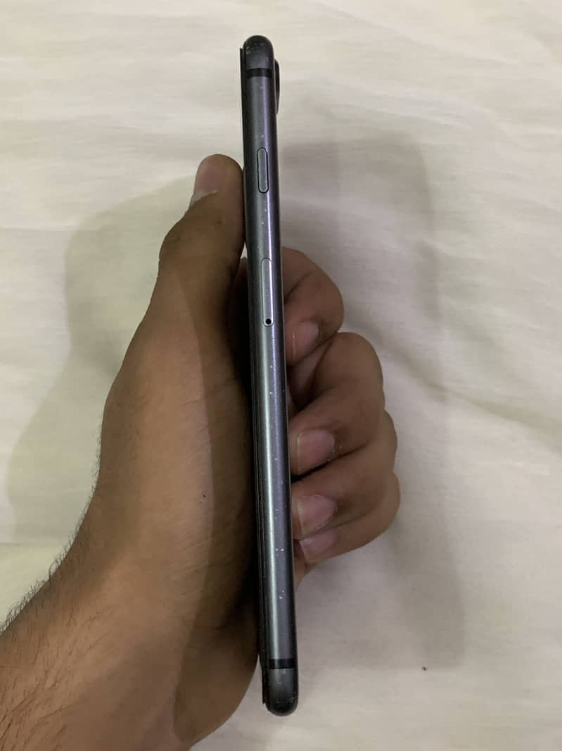Apple iPhone 8 Plus 6