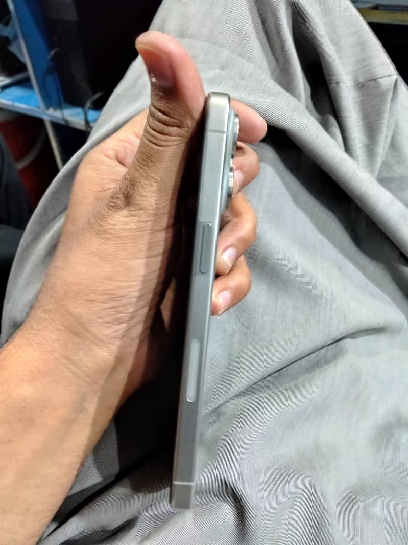 iPhone 15 Pro Max 1