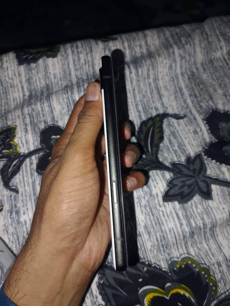 Google Pixel 6a 1