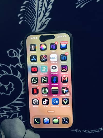 Apple iPhone 16