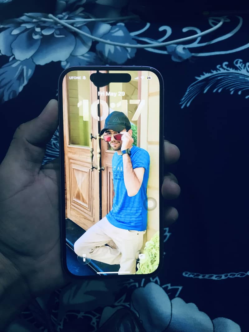 Apple iPhone 16 1