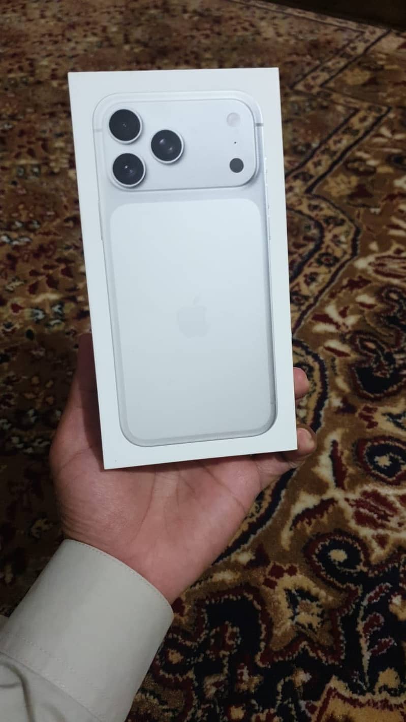 iPhone 17 Pro Max 2