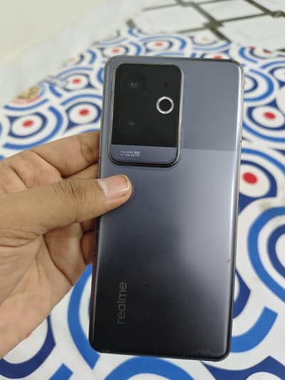 Realme GT 6 lush condition