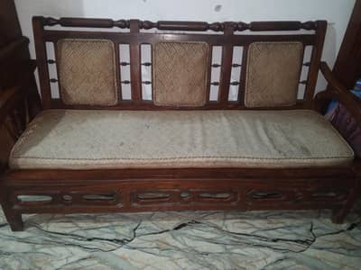 sofa set good condition and well price