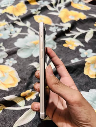 Apple iPhone SE