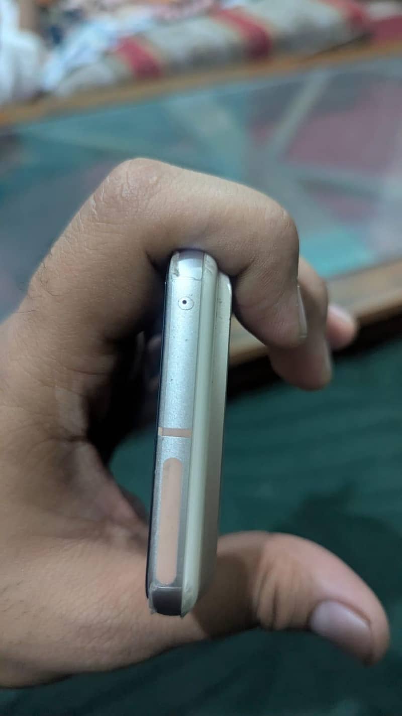 Google Pixel 8 3