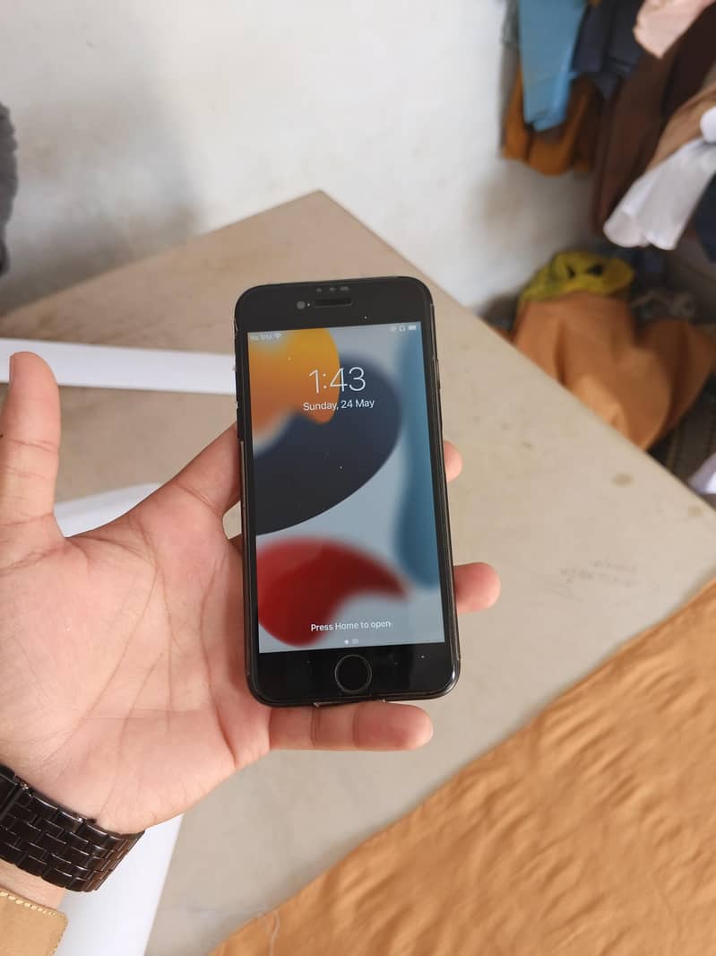 Apple iPhone 7 1