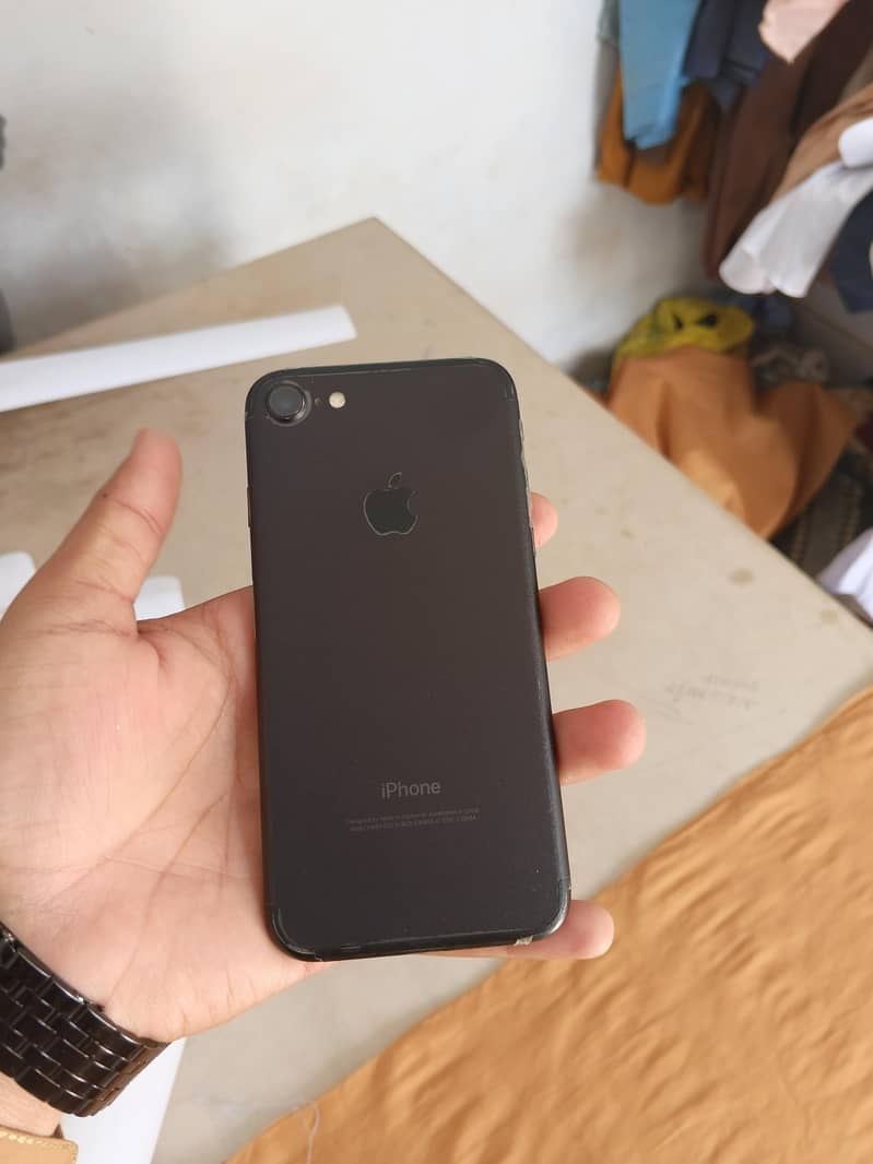 Apple iPhone 7 2