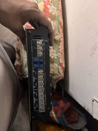 Kenwood speakers and soundmax base with amplifier roadmark 5500 wt