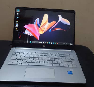 HP 11 gen laptop for urgent sell whatsapp at 03555370656