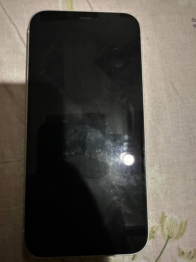 Apple iPhone 12 4