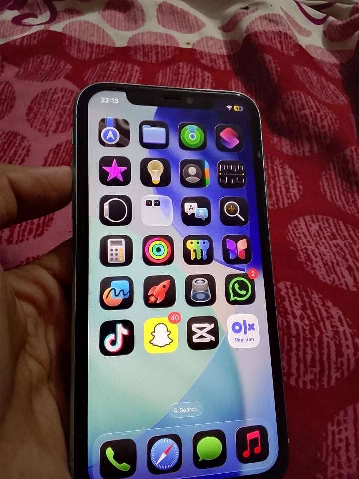 Apple iPhone 11 3
