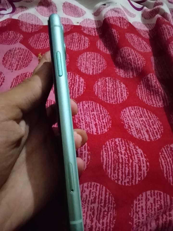 Apple iPhone 11 6