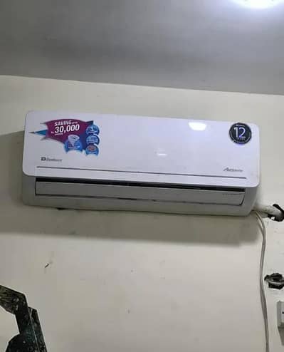 gree AC DC inverter 1.5 ton no open not reapier all ok