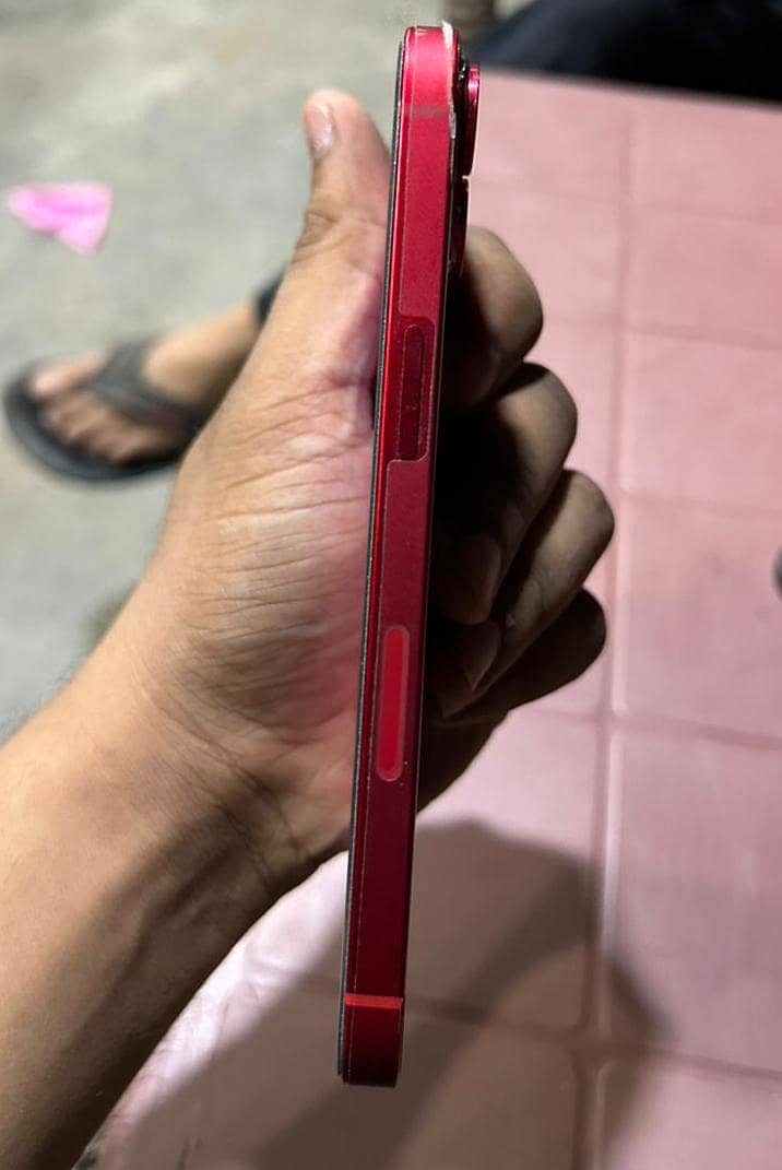 Apple iPhone 13 4