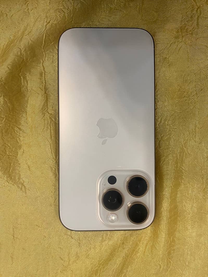 Apple iPhone 16 Pro 0