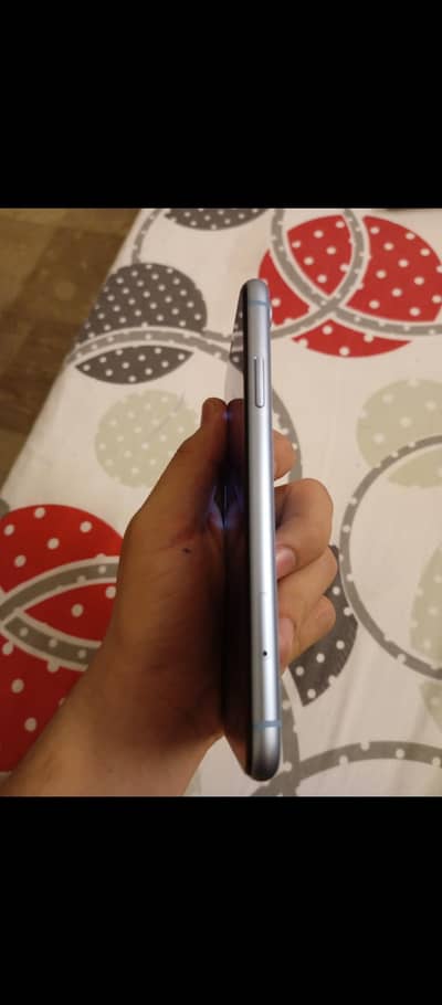 Apple iPhone XR