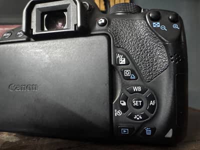 Canon 700d +extra batter
