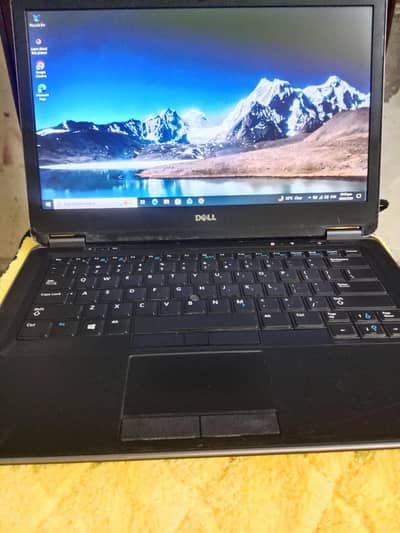 Dell I5 4th gen, urgent sale  ,less rice