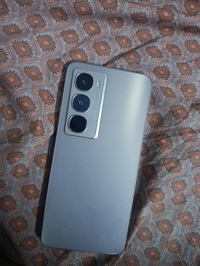 itel city 100 with box and charger