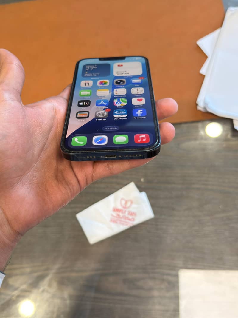 Apple iPhone 14 3