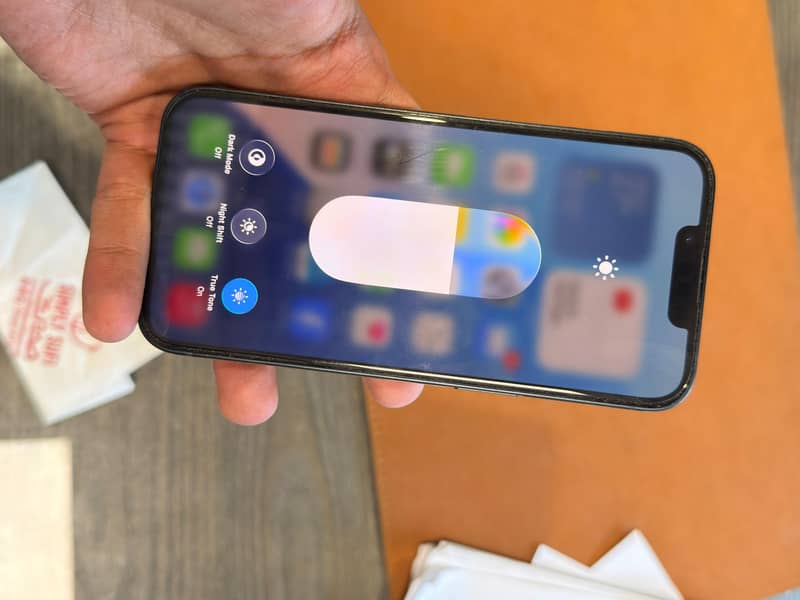 Apple iPhone 14 4