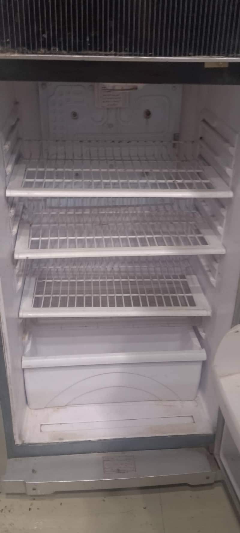 Waves fridge 4