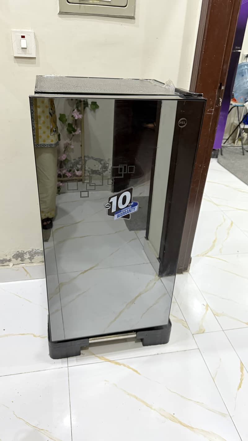 Medium Size fridge 4