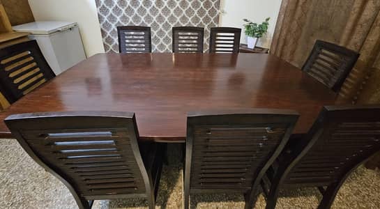 Dinning table with chairs