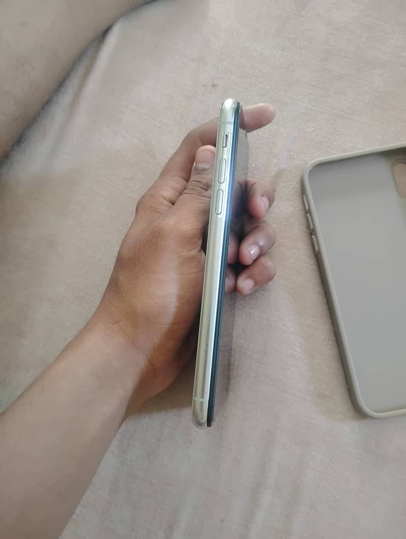 iPhone X 3